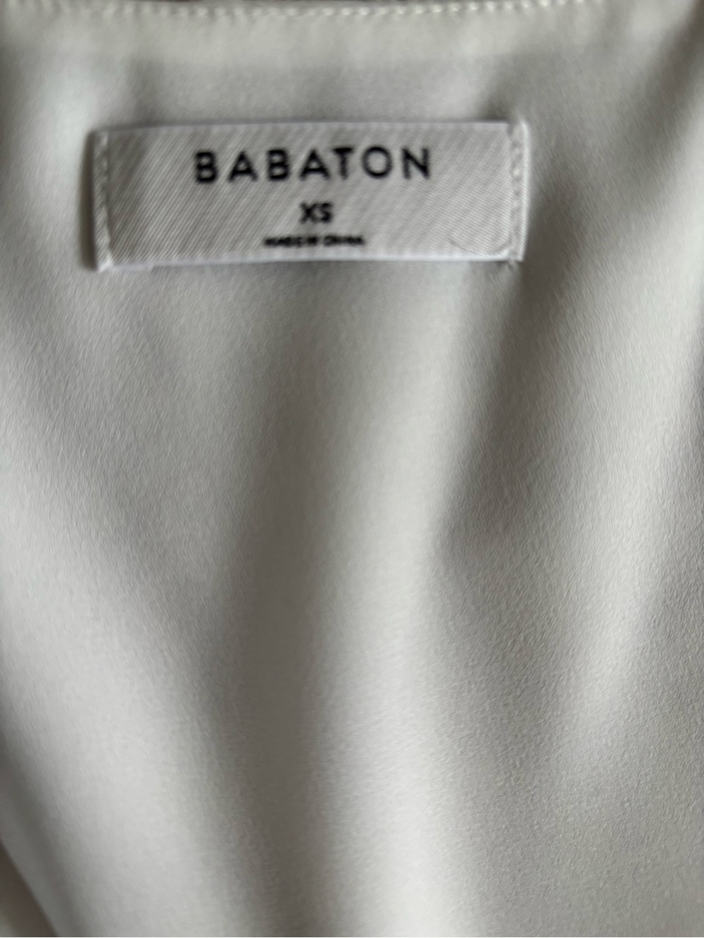 Babaton V-Neck Women's Shell - Picture 3 of 3